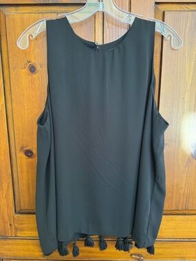 Ann Taylor Ladies Large Black Sleeveless Tassel-Hem Blouse EUC